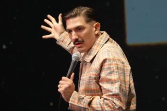 Stand-up comedian Andrew Schulz mengde zich even in de pietendiscussie