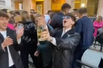 Knul moet nog maar even oefenen met champagne openen