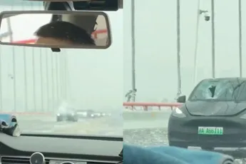 Tesla-rijders niet zo te spreken over vallend ijs van de Dongting Lake Bridge