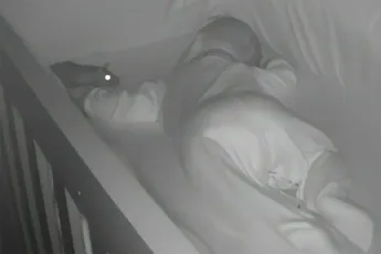 Nachtmerrie voor ouders: Rat knaagt aan baby