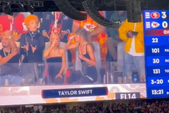 Taylor Swift steelt de show tijdens Super Bowl 2024 door biertje te 'atten'