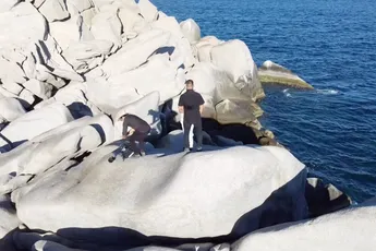 Fotograaf laat per ongeluk dure lens vallen