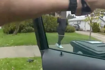 Met nepvuurwapen zwaaien komt 15-jarige patser duur te staan