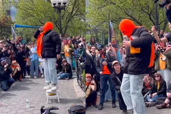 Ieder mens heeft een talent, en bij deze man in New York is dat kaasballen eten