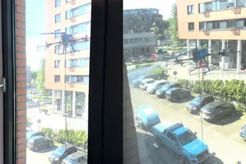 Kopje koffie, glazenwasser? O, je bent een drone