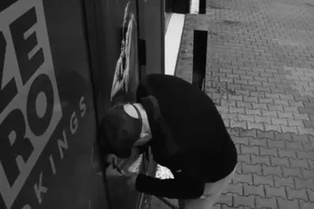 Op klaarlichte dag ingebroken in studio Frank van Etten