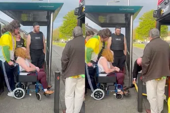 Vrijgezellenfeest wordt onvergetelijk voor deze man in een rolstoel