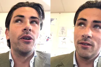 Docent belt leerling op die denkt dat hij gezakt is