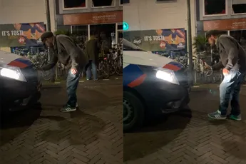 Nee joh, natuurlijk kun je de ster afhalen van een rijdende politiebus