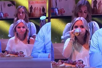 Dame in publiek van 'Vandaag Inside Oranje' heeft een verschrikkelijke dorst