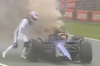 Zware crash voor Logan Sargeant op nat Zandvoort-circuit tijdens derde vrije training