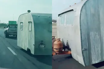 Moet je toch even twee keer kijken als je deze caravan voorbij rijdt