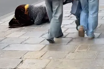 Zwerver in Parijs heeft gewoon een iPhone 16