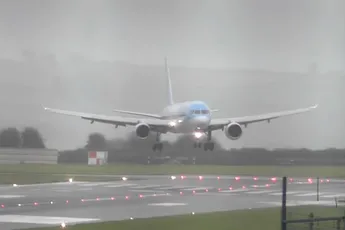TUI Airways-piloten voerden onlangs een crosswind-landing uit waar je U tegen zegt