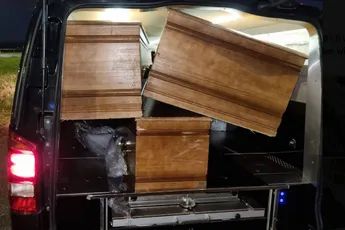 Fransman aangehouden in Rotterdam: 13 miljoen euro aan coke in doodskisten