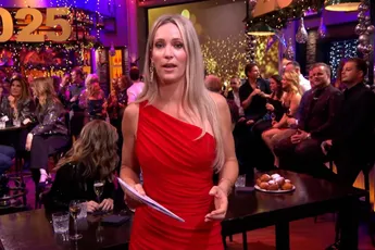 Waar Nederland op 1 januari 2025 over praat: Het rode jurkje van Hélène Hendriks