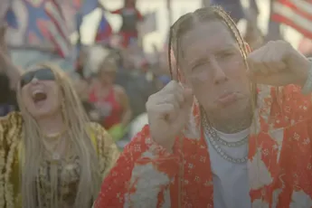 Oh my, rapper Tom MacDonald en comédienne Roseanne Barr brengen ons de pro-Trump-rap “Daddy's Home”