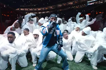 Kendrick Lamars Halftime Show tijdens Super Bowl 2025 viel niet zo lekker bij de massa