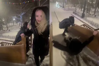 Russische dames wilden een besneeuwde glijbaan trotseren, lukte maar deels