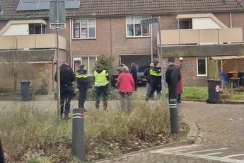18-jarige zonder rijbewijs parkeert ‘m even in de woonkamer