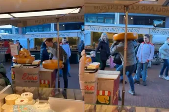 Kaasboertje denkt dat hij kaas wel kan tillen