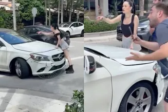 Mercedes ramt Tesla, probeert te vluchten en veroorzaakt complete chaos in Miami
