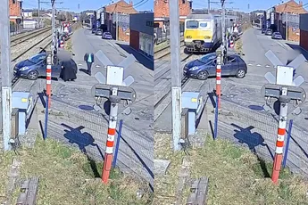 🎥 BIZARRE BEELDEN: Auto gegrepen door trein in Wandre nadat bestuurder spoor negeert