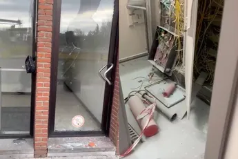 Gebouwen Cargill in Gentse haven vakkundig gesloopt door activisten