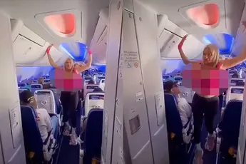 Ze zorgt voor een zachte landing, maar naar de wc gaan in het vliegtuig is lastig