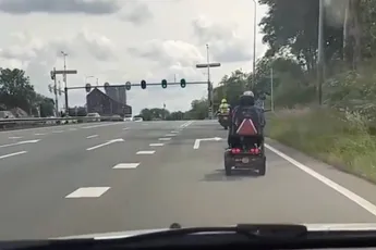 Politie plukt scootmobiel van Ring Groningen