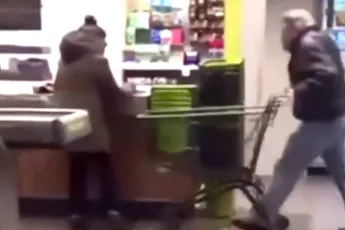 Gewelddadige aanval met winkelkarretje in supermarkt in Harlingen