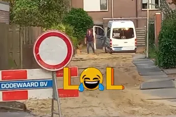 Niet inrijden? Taxichauffeur in Doetinchem rijdt er tóch in