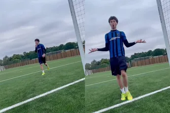 Voetballer kust paal, enorme pijn aan je knar, maar wel wereldberoemd