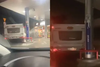 Als je na een tankbeurt even vergeet dat je sleurhut nog achter de auto hangt