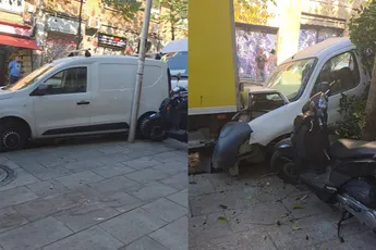 Ongelukje in Barcelona, straat verandert in schroothoop