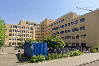 Agenten mishandeld en aangerand bij AZC waar moordenaar van Lisa verbleef