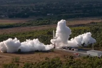 Eerste Australische raket crasht na 14 seconden: BOEM, daar gaat je space programma