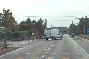 Belgische amateurwielrenners laten in het Belgische Heffen maar weer eens zien waarom men ze uitspuugt