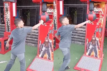 Bijna, knul! De boksbal nog een keer proberen als je 16 bent