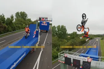 Luc Ackermann springt met motor over Duitse snelwegbarrière tussen twee rijdende vrachtwagens