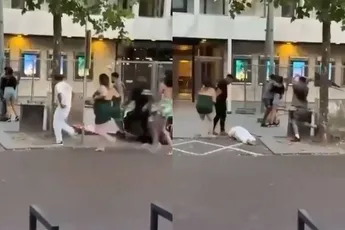 Man ramt iemand knock out op straat en krijgt daarna zelf klap van verkeersbord