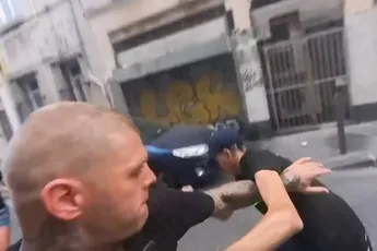 Nederlandse YouTuber wil onveilig Marseille laten zien, wordt op straat aangevallen