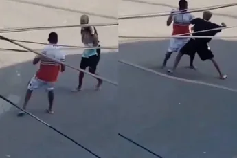 Straatgevecht in Rio: Man zonder onderarmen neemt het op tegen kerel met volledige armen