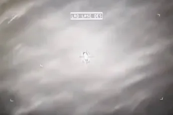 Amerikaanse Hellfire-raket knalt op UFO in Jemen, ding vliegt vrolijk verder