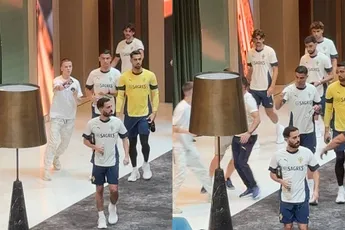 Fan van Ronaldo wordt even weggeduwd tijdens nemen van selfie in Armenië