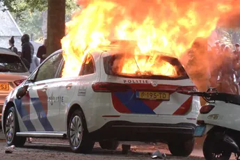 Opvallend: Politiewagen met kenteken P-195-TD heeft wel erg veel pech