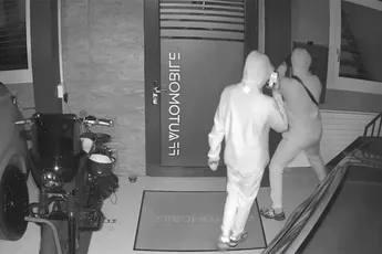 Poging tot diefstal van luxeauto’s in Zürich mislukt