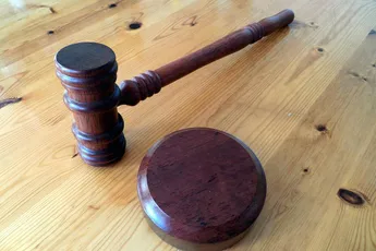 "Spuit mijn poepje vol" natuurvideo blijkt verkrachtingsvideo en X weigerde deze te verwijderen