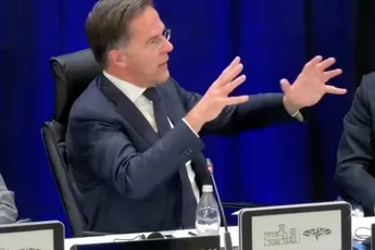 Mark Rutte geeft Russen "vrijbrief" om over NAVO grond te vliegen?