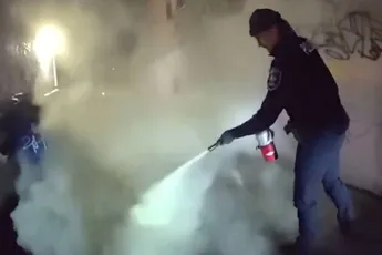 Man in Seattle steekt zichzelf per ongeluk in brand na slaapje naast kampvuur